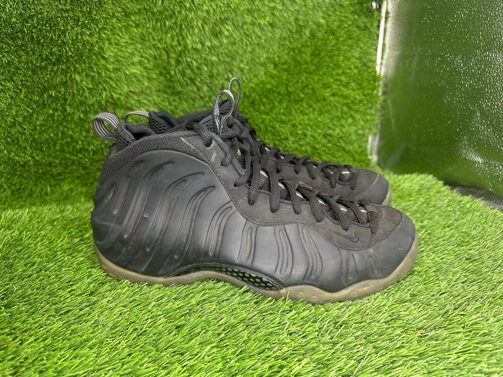 Nike Air Foamposite One 314996-010 Athletic Sneaker Men's 10.5 Black Basketball